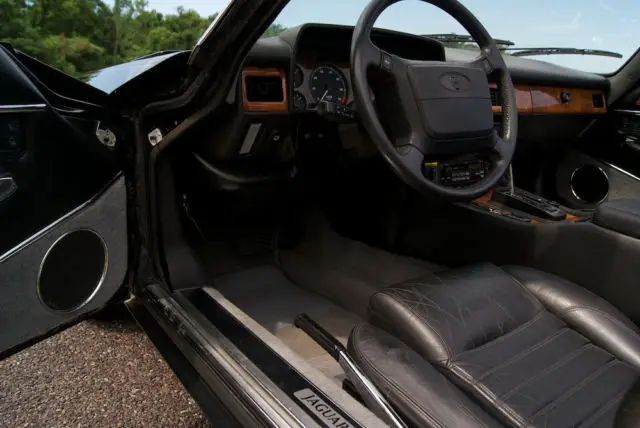 1992 jaguar xjs v-12 convertible, rare triple black, leather interior, low miles