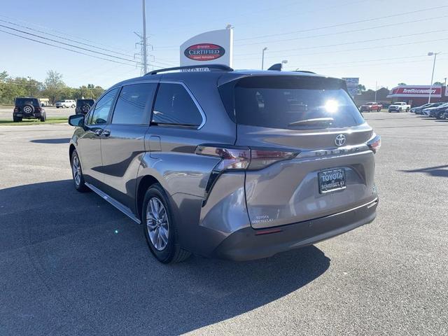 2024 toyota sienna xle 8 passenger