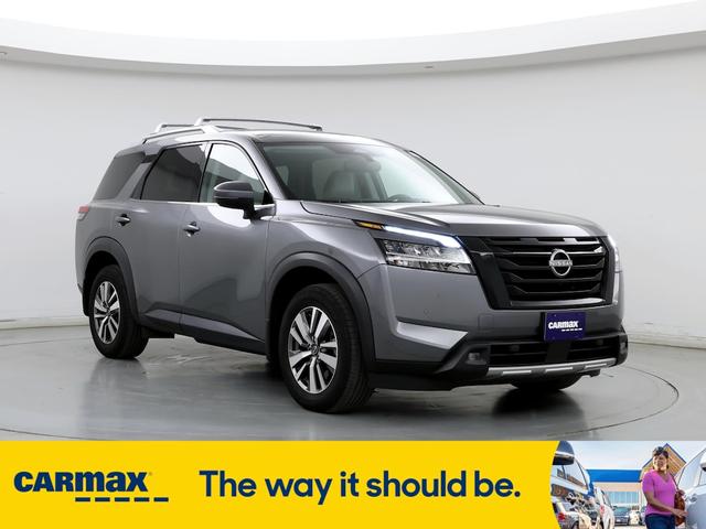 2022 nissan pathfinder sl