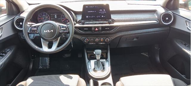 2022 kia forte lxs