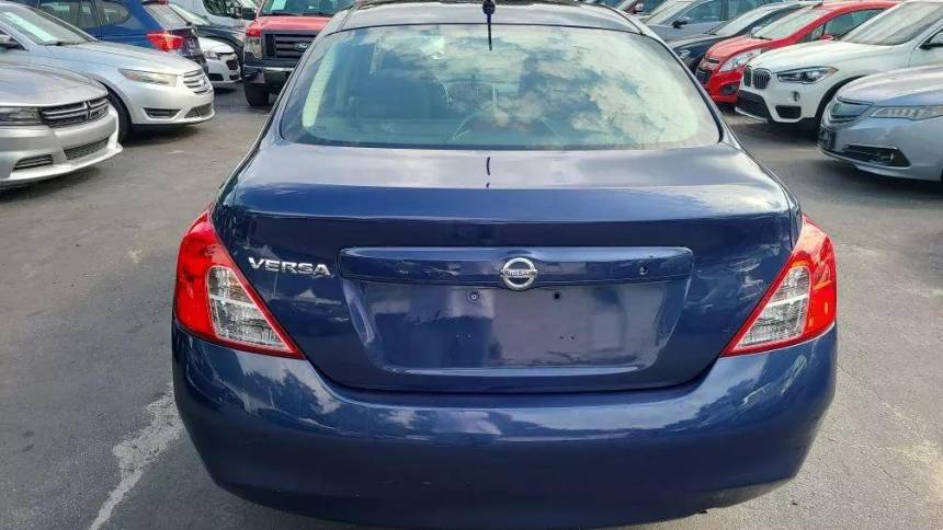 2012 nissan versa