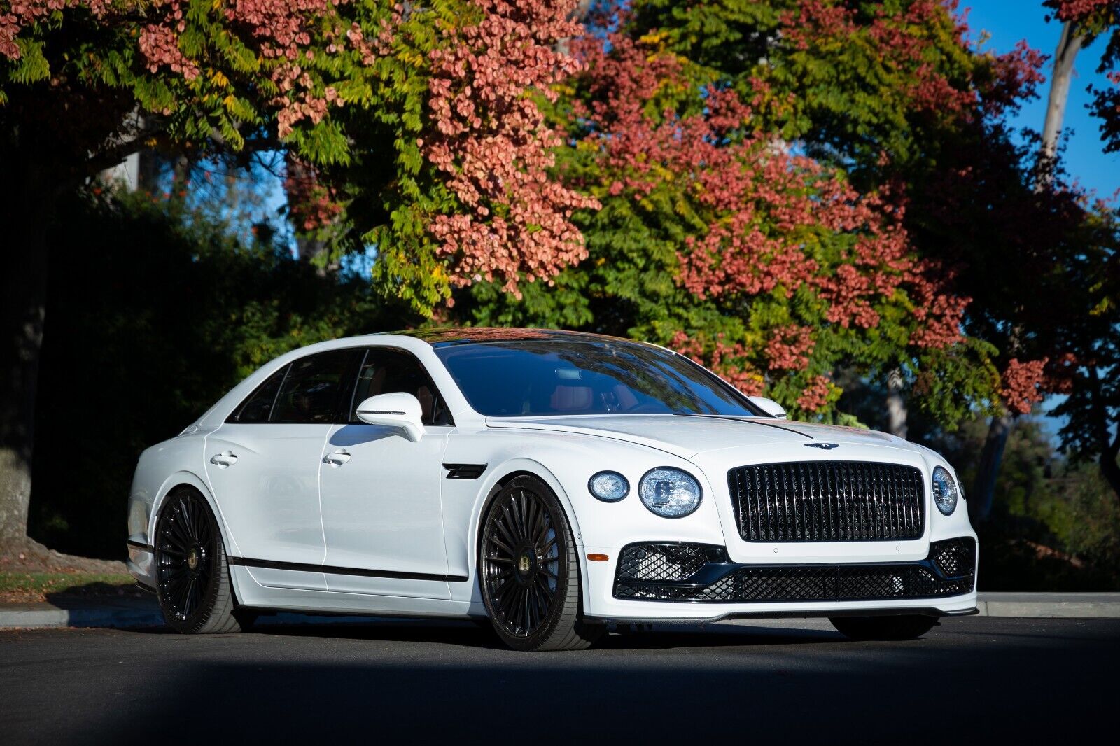 2023 bentley flying spur snow quartz white over red!!!