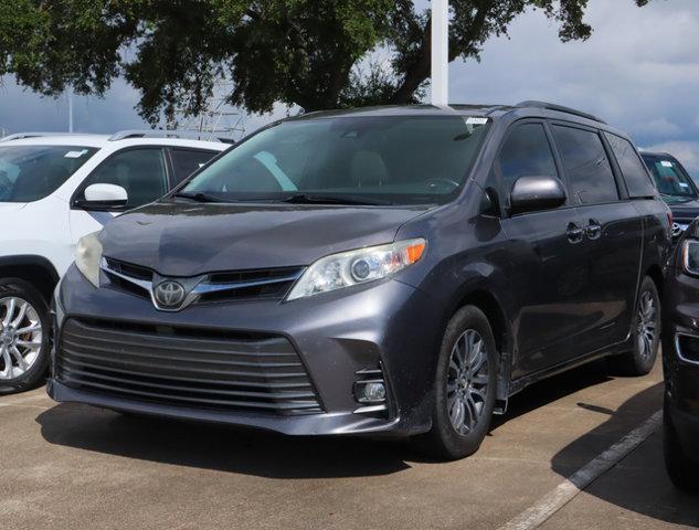 2019 toyota sienna xle