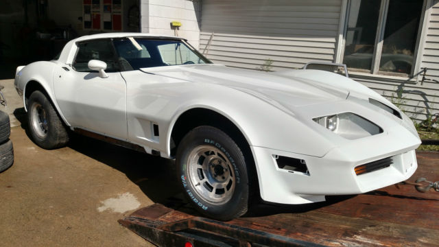 1980 chevrolet corvette base coupe