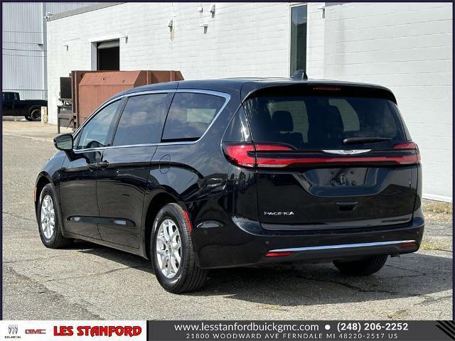 2023 chrysler pacifica touring l