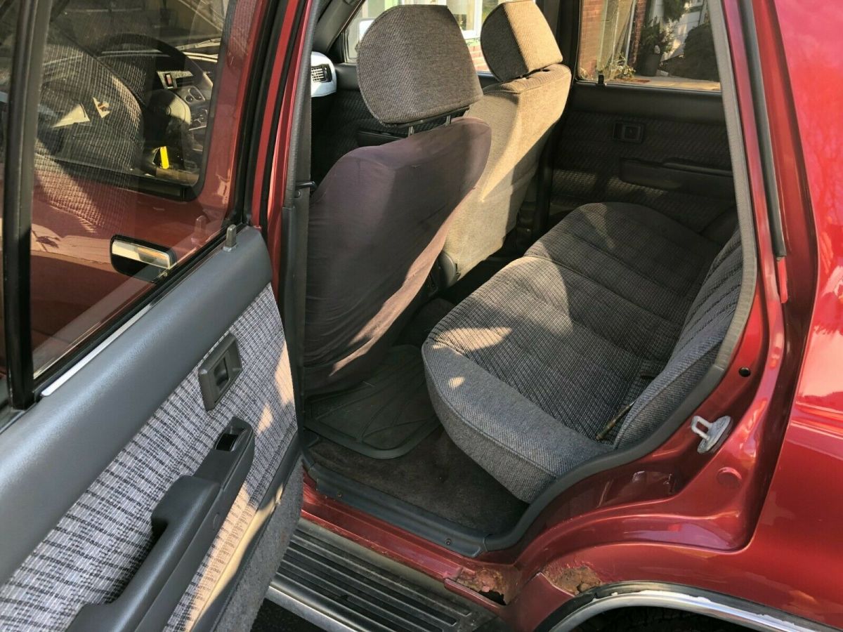 1992. 163,793 original miles, sr5 4runner. 4wd
