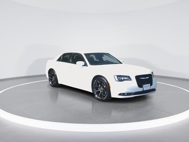 2019 chrysler 300 s