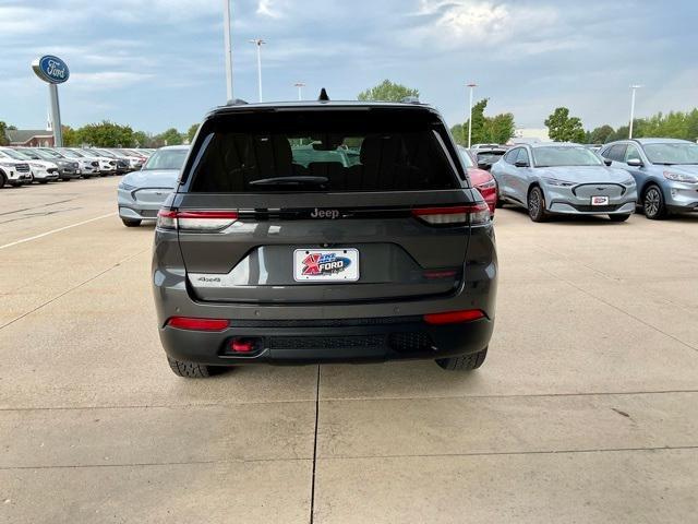 2022 jeep grand cherokee trailhawk