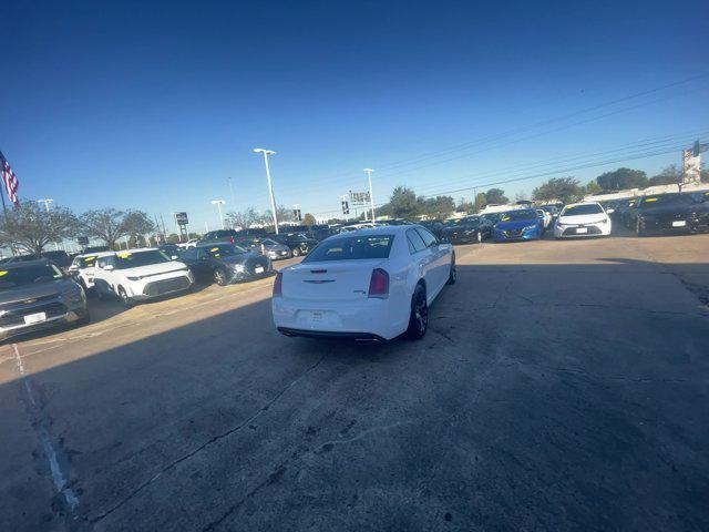2022 chrysler 300 s