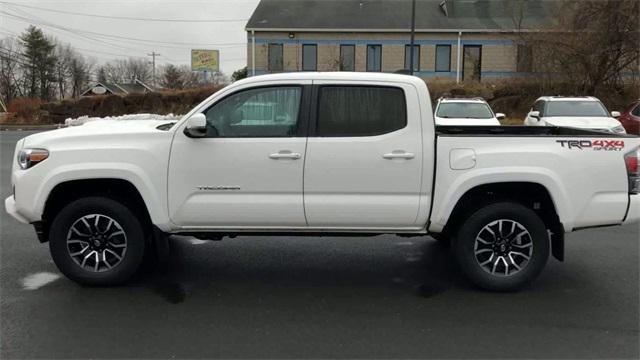 2022 toyota tacoma trd sport