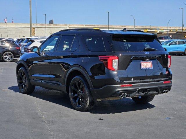 2022 ford explorer st