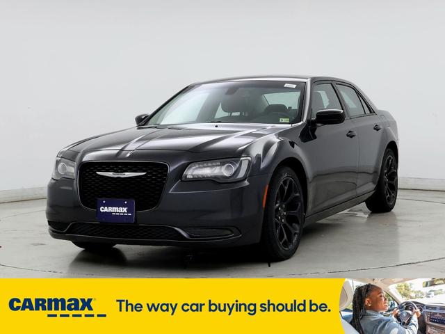 2019 chrysler 300 touring