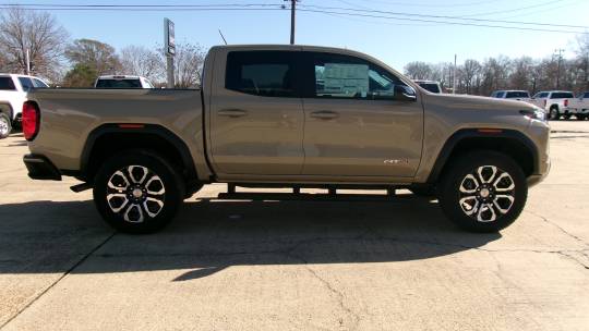 2023 GMC Canyon