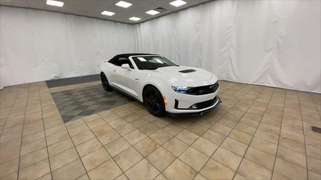2023 chevrolet camaro rwd convertible lt1