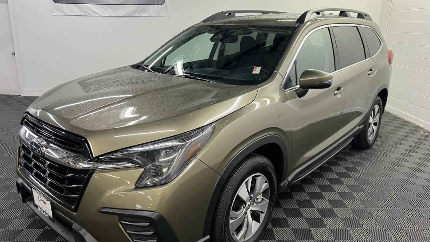 2023 subaru ascent premium 8-passenger