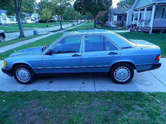 1988 mercedes-benz 190e blue 4 door sedan - 2.3 liter 4 cylinder - beautiful!