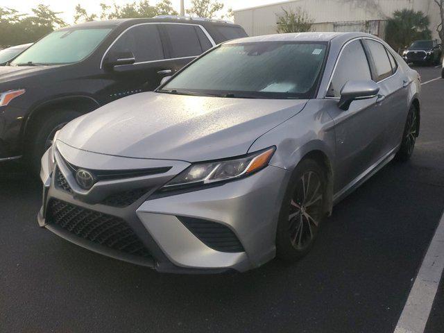2019 toyota camry se