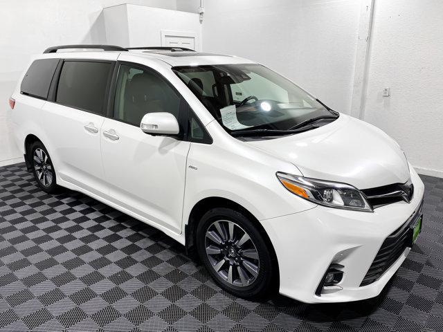 2018 toyota sienna limited