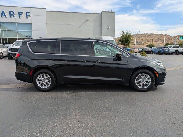 2023 chrysler pacifica touring-l