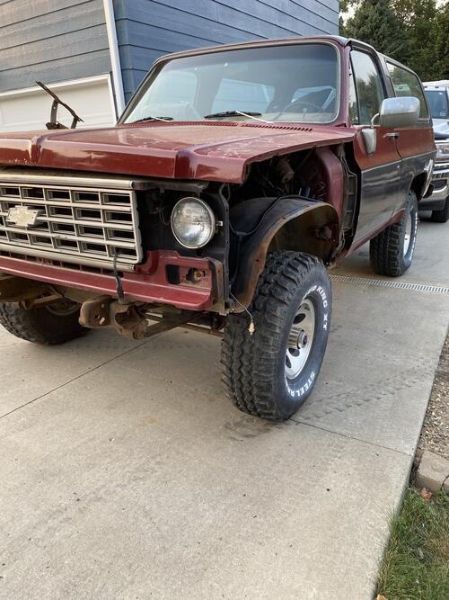 1975 chevy blazer project. built 350. comes with all new body panels needed