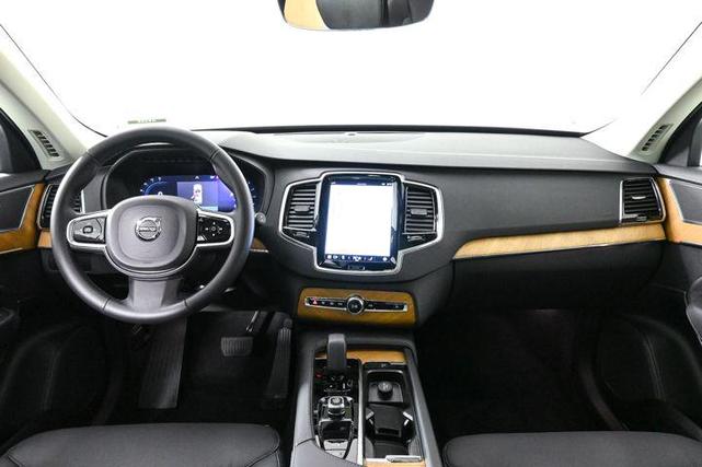 2024 volvo xc90 b5 plus bright theme