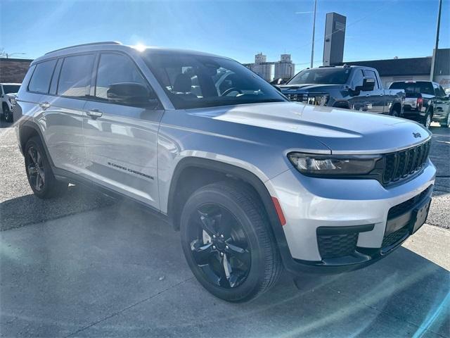 2023 jeep grand cherokee l laredo