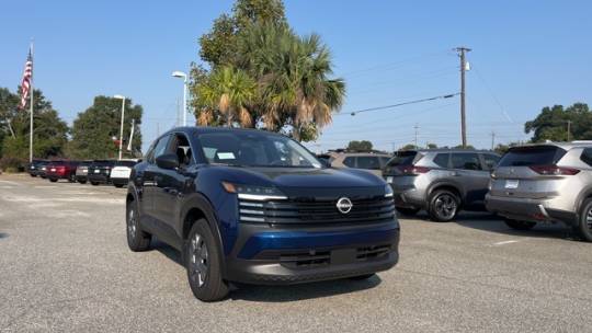 2025 Nissan Kicks s trim package