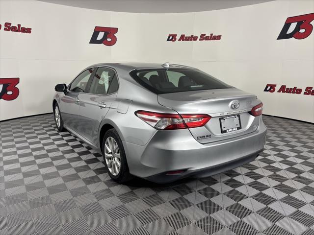 2020 toyota camry le