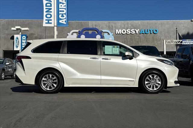 2021 toyota sienna xle 8 passenger