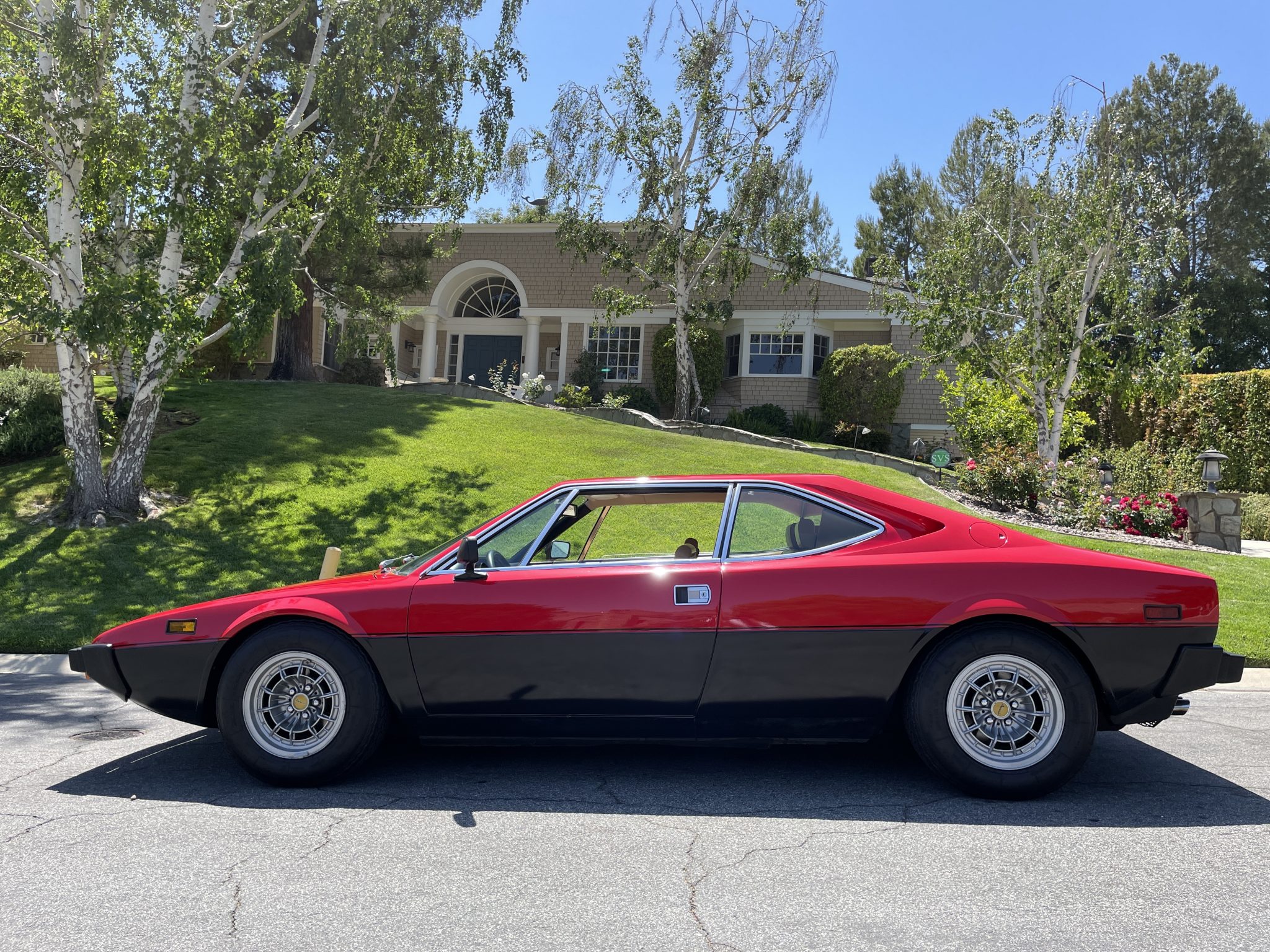 1975 ferrari 308 gt4