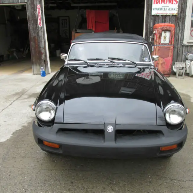 mgb roadster, overdrive, new carbs, pertronix distributor, looks & runs great