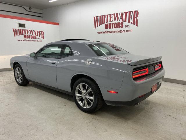 2020 dodge challenger sxt