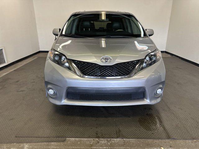 2013 toyota sienna se