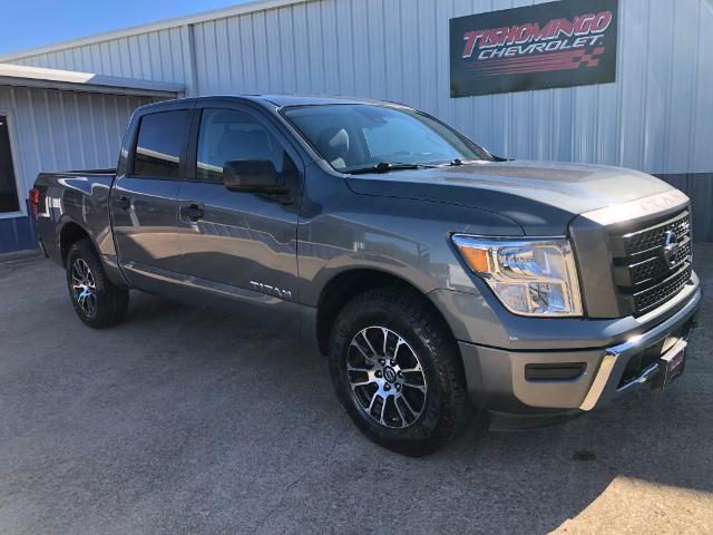 2022 nissan titan sv