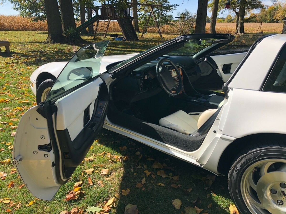 low reserve! 1993 chevrolet corvette 40th anniversary 5.7 v8 looks & runs great!