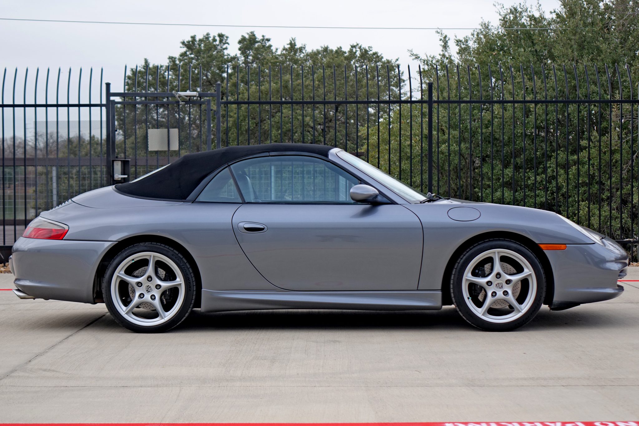 2003 porsche 911 carrera cabriolet 6-speed