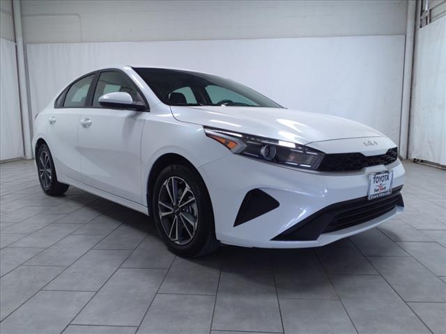 2024 kia forte lxs