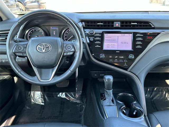 2020 toyota camry se