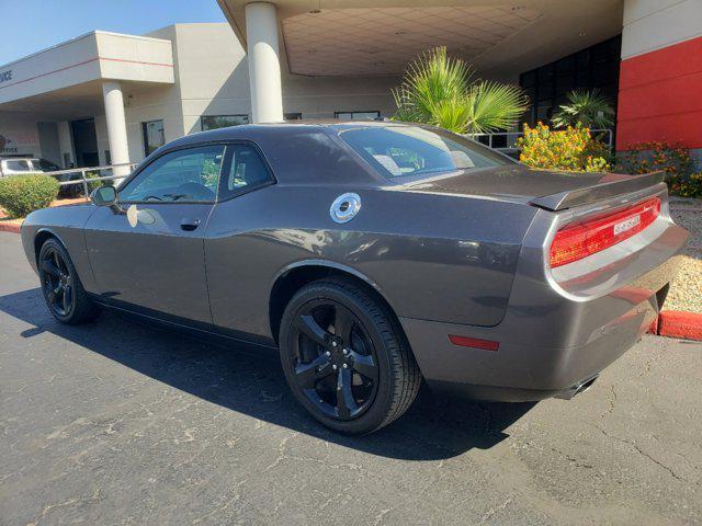 2014 dodge challenger sxt