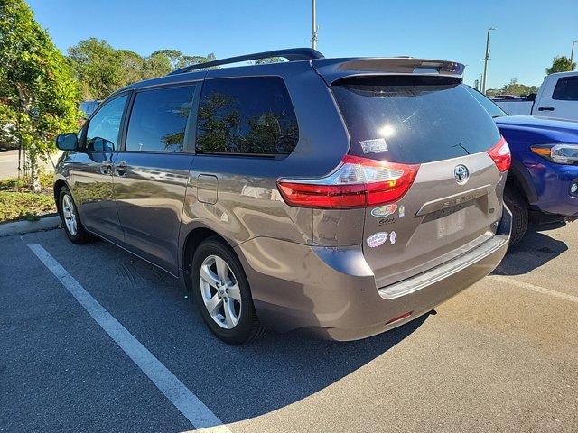 2015 toyota sienna le