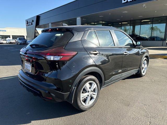 2023 nissan kicks s