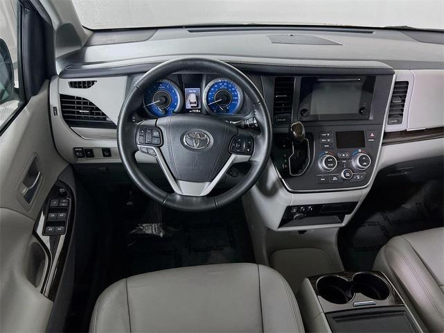 2015 toyota sienna xle