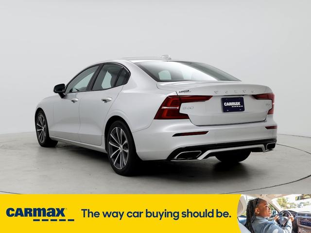 2022 volvo s60 b5 momentum