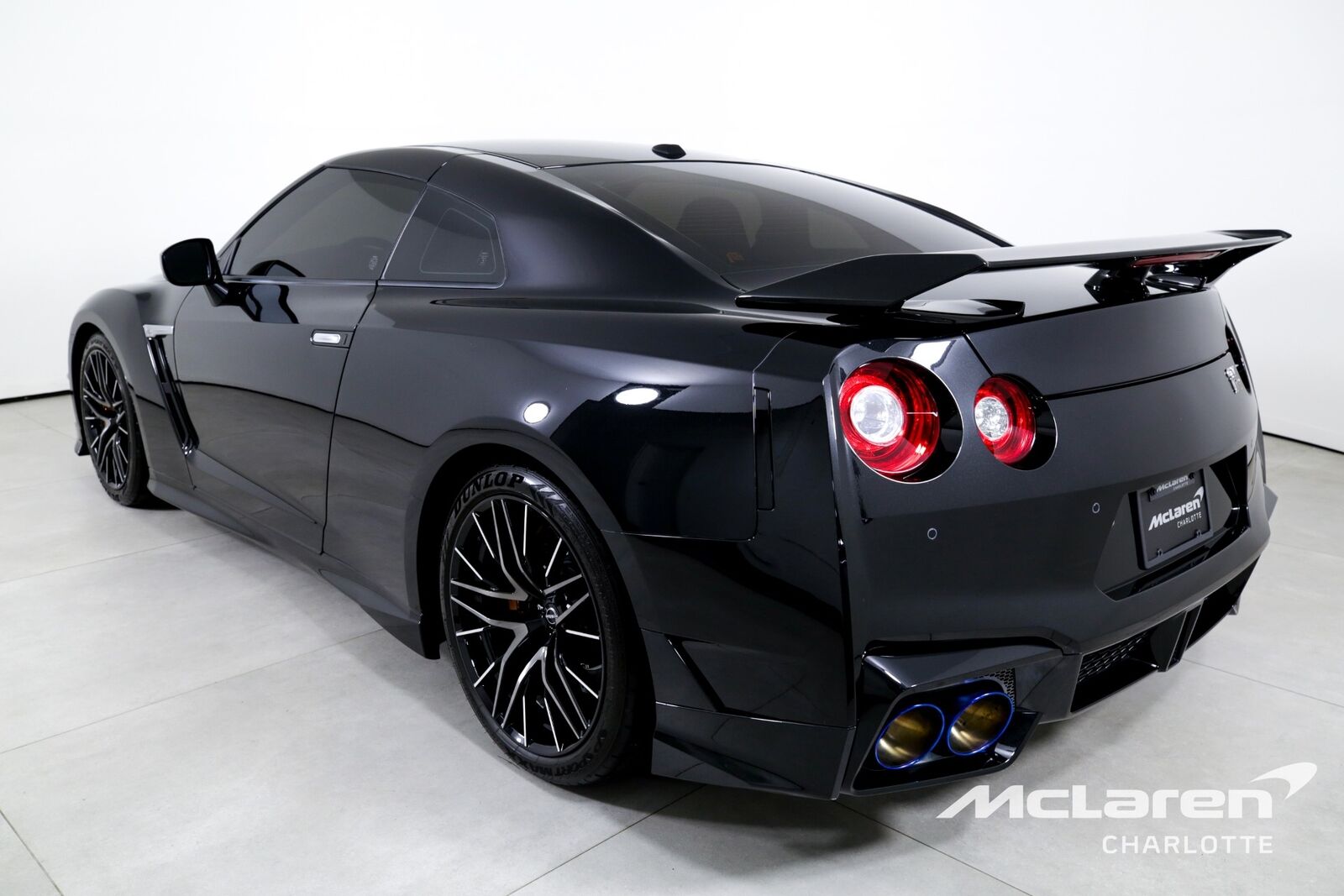 2024 nissan gt-r premium