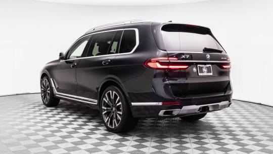 2023 BMW X7