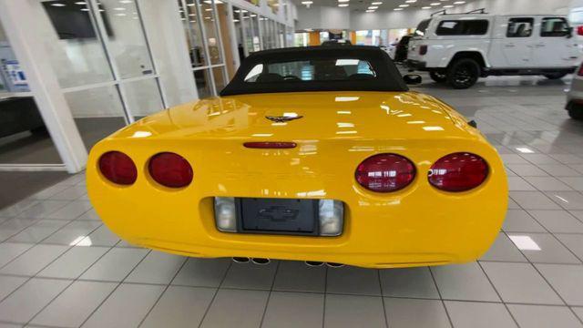 2004 chevrolet corvette base