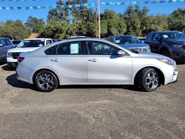 2021 kia forte lxs