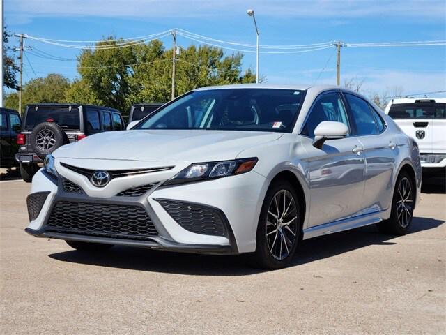 2022 toyota camry se