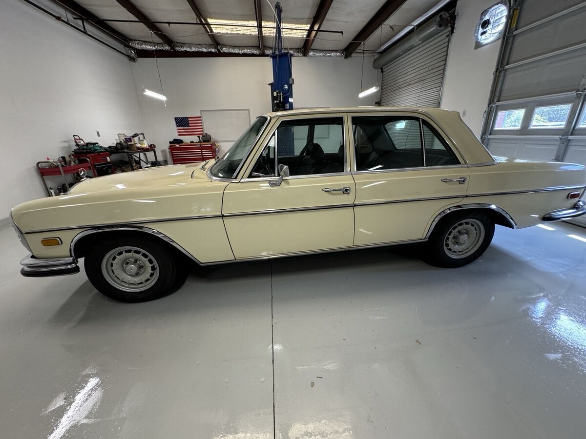 1972 mercedes-benz 280 se brown 280 se. 4.5