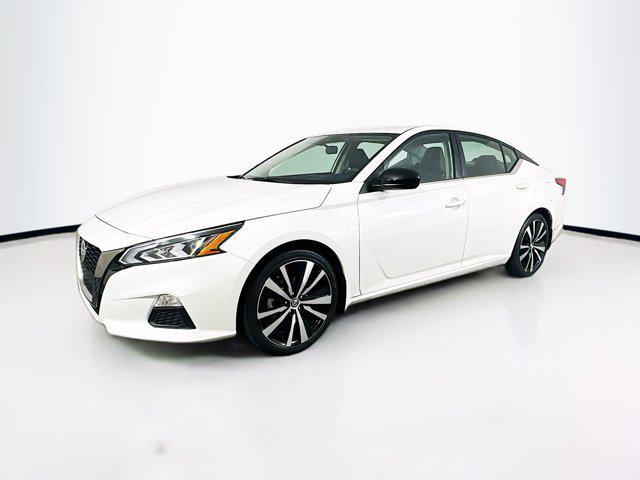 2022 nissan altima sr fwd